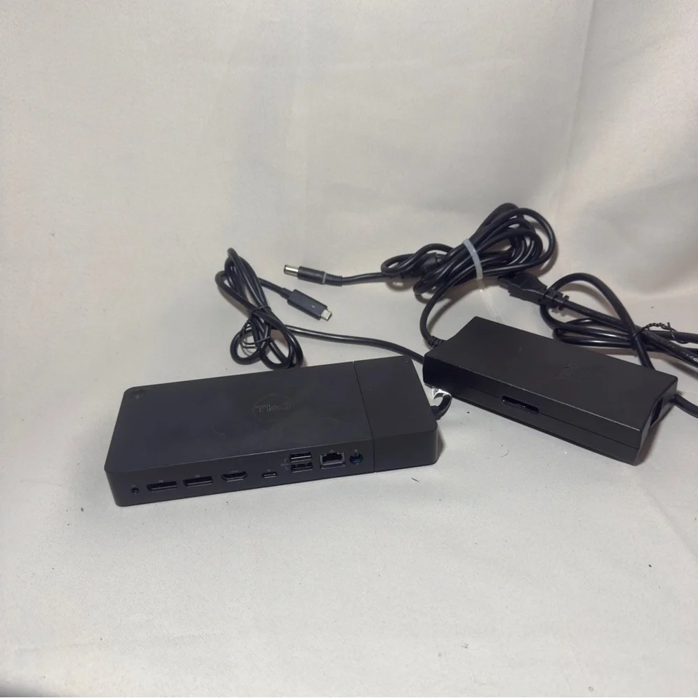 Dell Docking Station WD19S K20A USB-C w/ 180w Power Adaptor